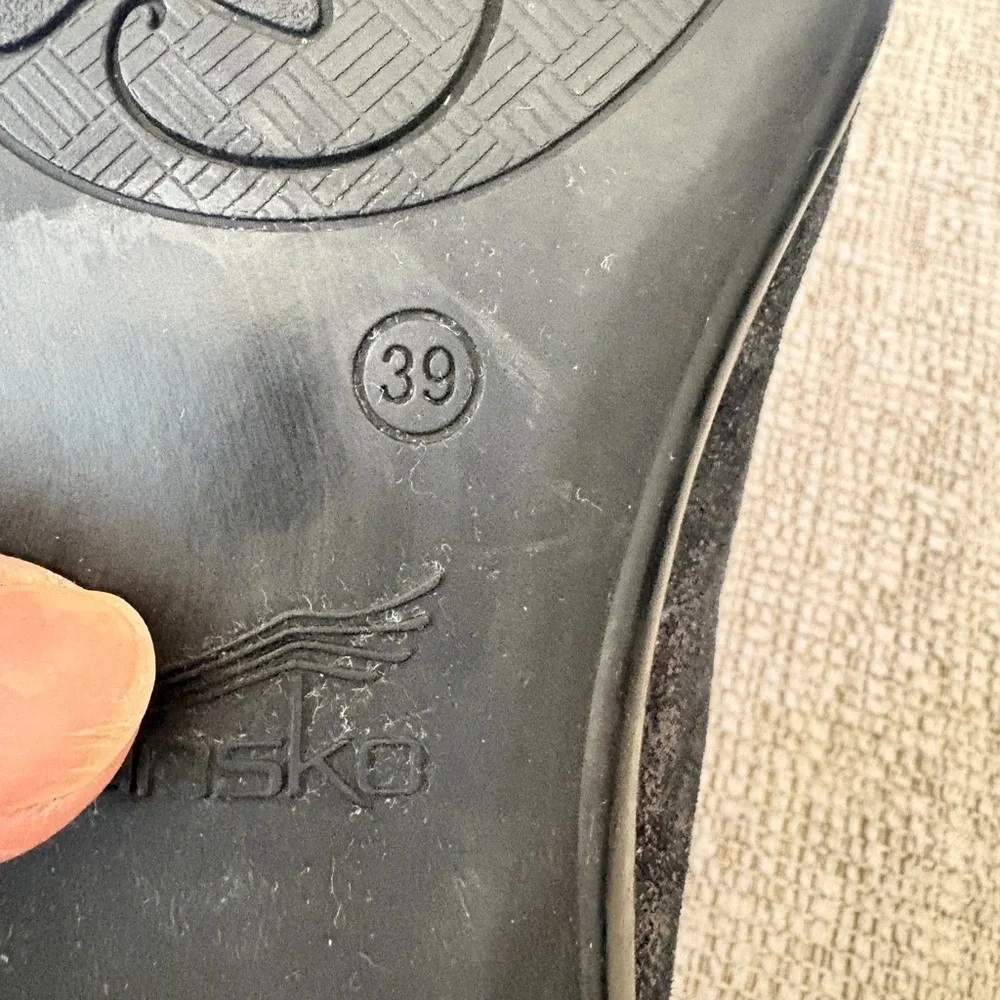 Dansko Olena flats Pewter Suede Size 9